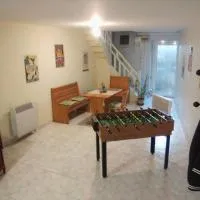 Small, discreet and bright townhouse, hotel en Fumel