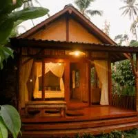 Nishiyama Wooden House, hotel di Ambengan