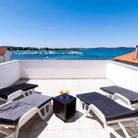 White Residence Accommodation، فندق في سوكوشان
