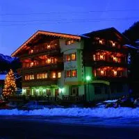 Hotel Garni San Nicolò, хотел в Поца ди Фаса