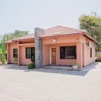 Villa Stone Apartments, מלון בלוסקה