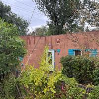 Unique Southwest 2-bedroom home Permit #03015, hotel near San Luis Valley Regional Airport - ALS, Alamosa