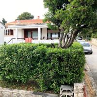 Apartments by the sea Petrcane, Zadar - 24879, hotel din Petrcane
