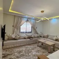 Cozy Bright Family Apartment Near City Center, Hotel in Tagadirt