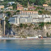 Lloyd's Baia Hotel