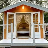 Casa Naranja - Off-grid Hideaway Agnes Water 1770, hotel i Agnes Water