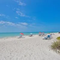 Vitamin Seaside Open July 27th & 28th!, מלון בלונגבואט קי