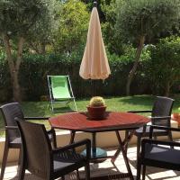 Apartment with pool close to beach, Hotel in Porches