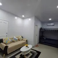 Jen's Hilltop Short-Term Rentals, מלון בסמאל