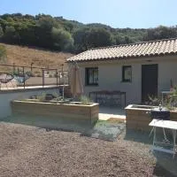 Belle villa à la campagne dans un coin cosy، فندق في سارتين