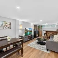 Bright and Modern 2BR Suite with Rustic Bar, hotel a Kingston