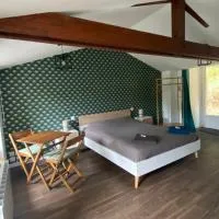 chambre d'hôte Céleste, hotel v destinaci Le Boupère
