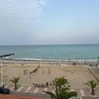 Oceanfront Ideal for couples and teleworking, hotel din Moncófar