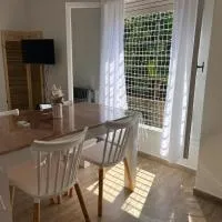 Travel Suites MG Céntrico - Airport 15 min - Clínica MG - Parking Ezeiza، فندق في مونتي غراندي