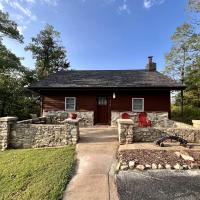 Cozy Cabin Rental near Table Rock Lake in the Ozark Mountains, Missouri, hotel near M. Graham Clark - Taney County Airport - PLK, Hollister