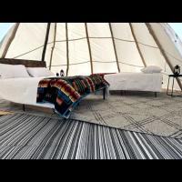 Serenity Meets Style: Original Tipi Glamping in Fort Washakie, WY、MilfordにあるRiverton Regional Airport - RIWの周辺ホテル