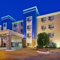Holiday Inn Express Fremont by IHG、Fremontのホテル