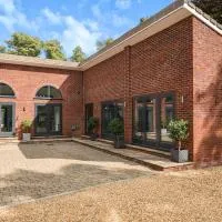 The Cottage، فندق في ويمبورن مينستر