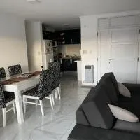 Casa quinta moderna, con pileta, parrilla, galería, 2 habitaciones, todos los servicios, hotel en San Nicolas