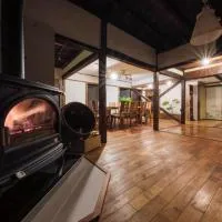 Entire Traditional House, Pet Friendly,貸切古民家,最大9名,ペット可, 長野岡谷IC5分,ファミリー歓迎, hotel in Okaya