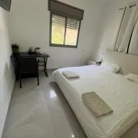 1 BDR,balcony-25min from Sea of Galilee, hotel v destinaci Javne'el