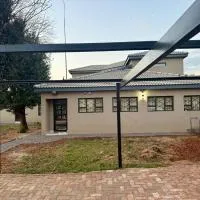 Country Farm House, хотел в Delmas