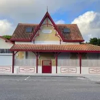 Maison rénovée Lacanau Ocean, hotel a Lacanau