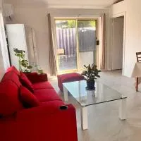 Bright & Quiet 1BR with Courtyard, viešbutis mieste Scoresby