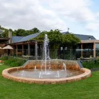 Botlierskop The Village Lodge, готель у місті Ґроот-Брак-Рів'єр