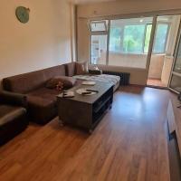 Stylish Apt, Free Parking, Near Center & Airport，位于瓦尔纳瓦尔纳机场 - VAR附近的酒店