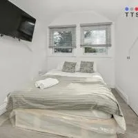 Modern Studio with En-Suite & Kitchenette - Norwood Junction - Kings Road 5, готель у місті Norwood