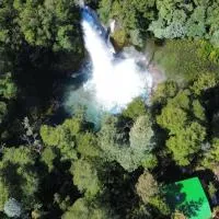 Cabaña Refugio Cascada – hotel w mieście Llanada Grande