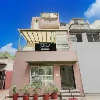 Super Collection O Sachivalaya Metro Station Gandhinagar Formerly Hotel Ghunghat Inn, hotel in Gandhinagar