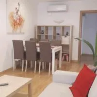 Laura House - The Style Airport BCN, отель в Виладекансе