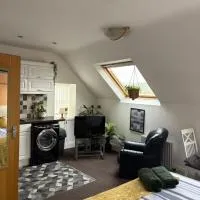 Cosy Ards Loft Apartment, хотел в Нютаунардс