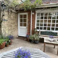 Four Seasons Cottage - in the Cotswolds, hotel a Tewkesbury