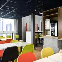ibis budget Pontault Combault RN4 Marne La Vallée, hotel u gradu Ponto Kombo