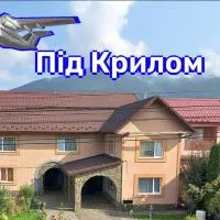 Котедж "Під Крилом", hotel Deljatinban