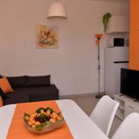 One Bedroom Apartment with Terrace & Garden View, Hotel in Supetar