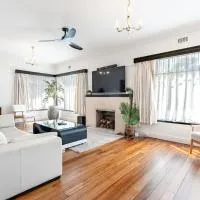 3 Bedrooms By The Lake, Top Location, hotelli kohteessa Wendouree