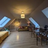 sonniges Dachgeschoss am münchner Stadtrand, hotel en Neubiberg