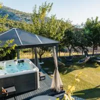 RELAX - vacation house, готель у місті Klis