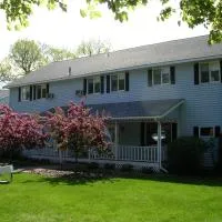Churchill Pointe Inn, hotel i Hubbard Lake