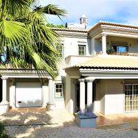 Exceptional villa with swimming pool, hotel en Quinta do Lago