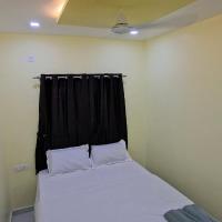 Shreenath gurukupa bhaktnivas，位于BandanwādaKalaburagi Airport - GBI附近的酒店