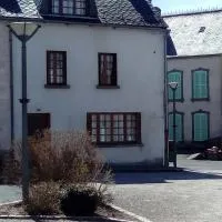 gite chez Régine, Hotel in Marcenat