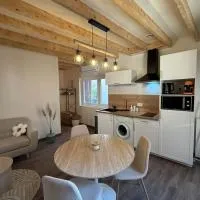 La Petite Couze, Maison cozy pour 2 en Auvergne, hotel Le Breuil-sur-Couze városában