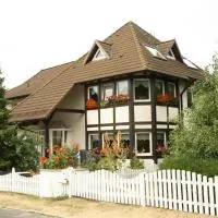 Pension Herkules, hotel v destinaci Ostseebad Koserow