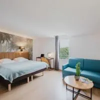 Hôtel Amaya، فندق في أمباريه إيه لاغراف
