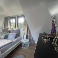 CHARMANTE WOHNUNG mit Garten, gemütlich, ruhig, zentral, ξενοδοχείο σε Neukirchen-Vluyn